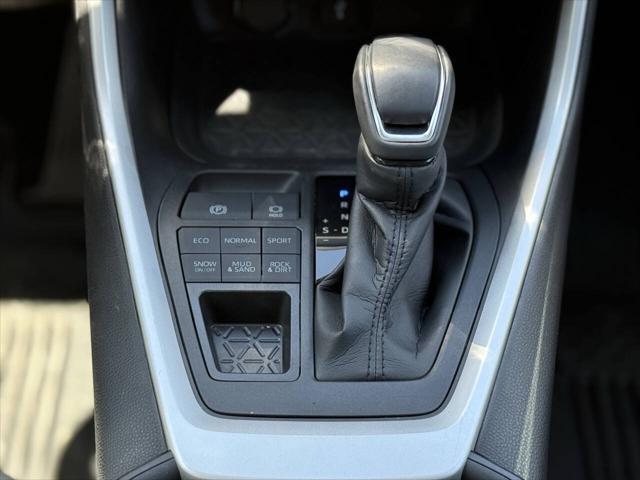 Photo of 2022 Midnight Black Metallic Toyota RAV4