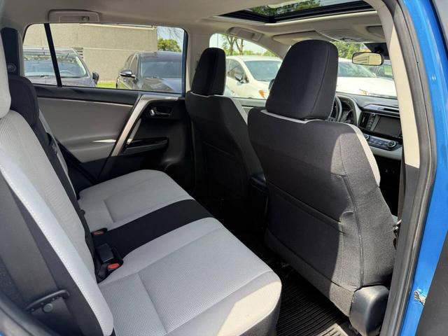 Photo of 2018 Blue Toyota RAV4 Hybrid