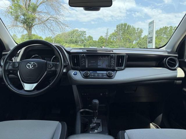 Photo of 2018 Blue Toyota RAV4 Hybrid