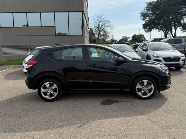 Photo of 2022 Crystal Black Pearl Honda HR-V