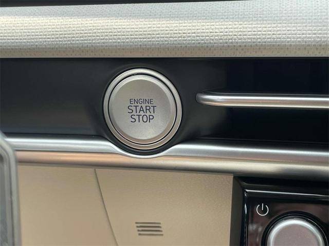 Photo of 2025 Titanium Gray Hyundai TUCSON Hybrid