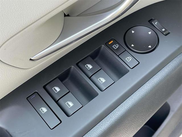 Photo of 2025 Titanium Gray Hyundai TUCSON Hybrid