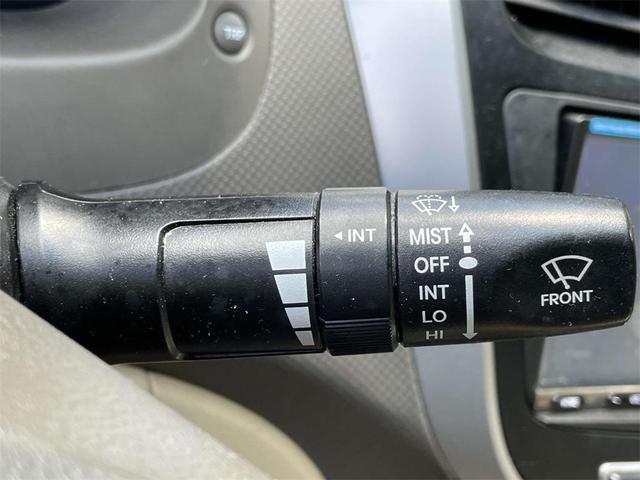 Photo of 2014 Boston Red Pearl Hyundai Accent
