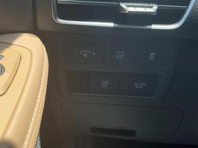 Photo of 2025 Black Hyundai SONATA Hybrid