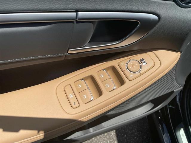 Photo of 2025 Black Hyundai SONATA Hybrid