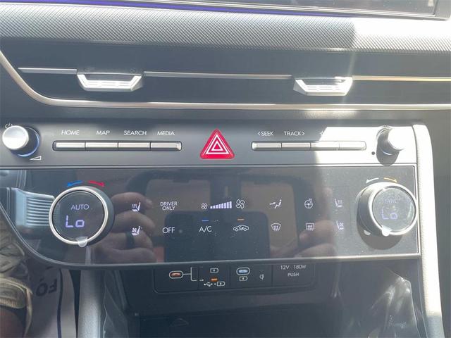 Photo of 2025 Black Hyundai SONATA Hybrid