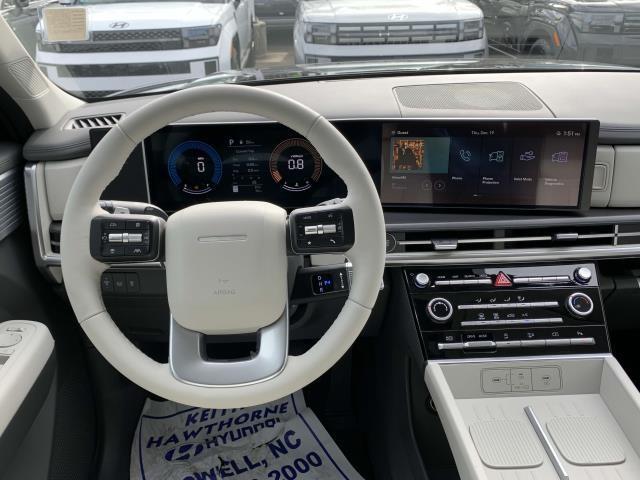 Photo of 2025 Phantom Black Hyundai SANTA FE