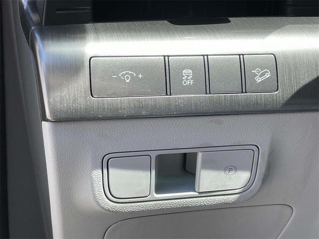 Photo of 2025 Gray Pearl Hyundai KONA