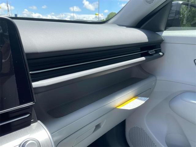 Photo of 2025 Gray Pearl Hyundai KONA