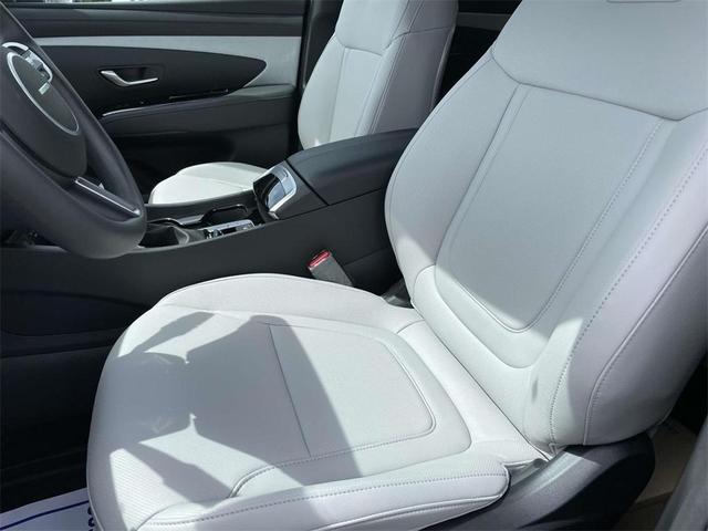 Photo of 2025 Phantom Black Hyundai SANTA CRUZ