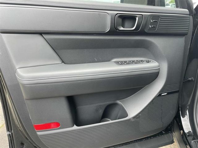 Photo of 2025 Phantom Black Hyundai SANTA FE HEV