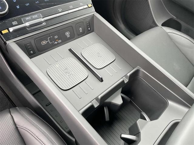 Photo of 2025 Phantom Black Hyundai SANTA FE HEV