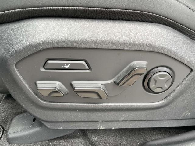 Photo of 2025 Phantom Black Hyundai SANTA FE HEV