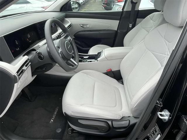 Photo of 2025 Phantom Black Hyundai TUCSON
