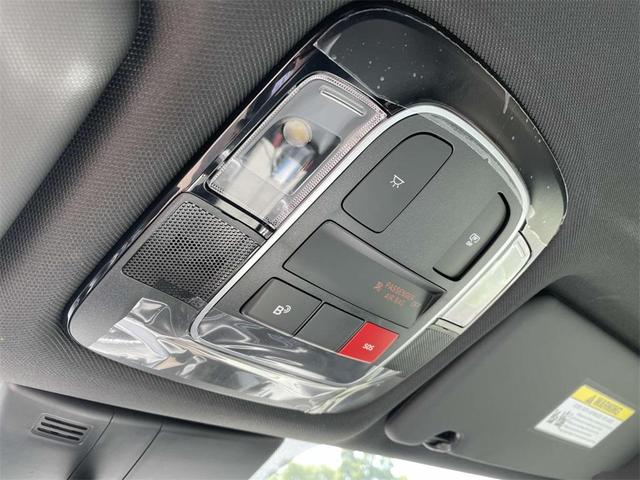 Photo of 2025 Phantom Black Hyundai SANTA CRUZ