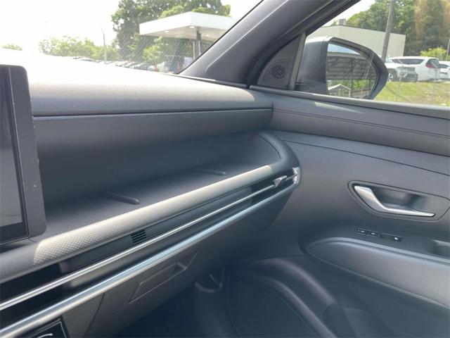 Photo of 2025 Phantom Black Hyundai SANTA CRUZ