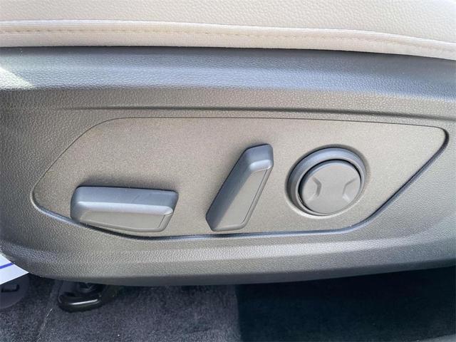 Photo of 2025 Phantom Black Hyundai SANTA CRUZ