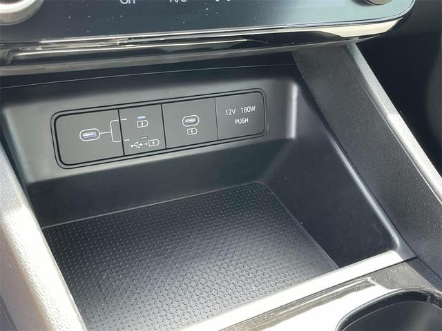 Photo of 2025 Phantom Black Hyundai SANTA CRUZ