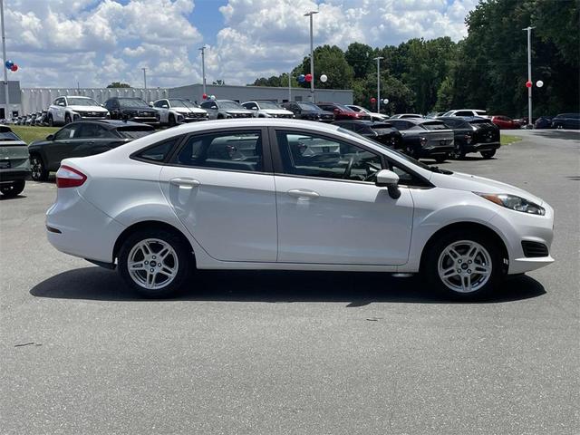 Photo of 2019 Oxford White Ford Fiesta