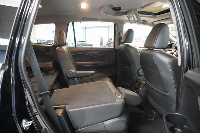 Photo of 2019 Black Honda Pilot