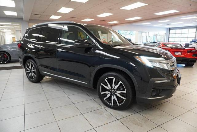 Photo of 2019 Black Honda Pilot