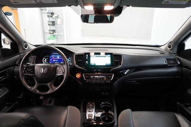 Photo of 2019 Black Honda Pilot