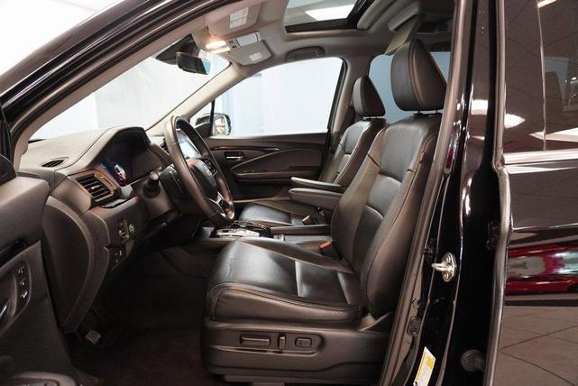 Photo of 2019 Black Honda Pilot