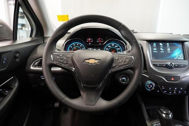 Photo of 2018 Pepperdust Metallic Chevrolet Cruze