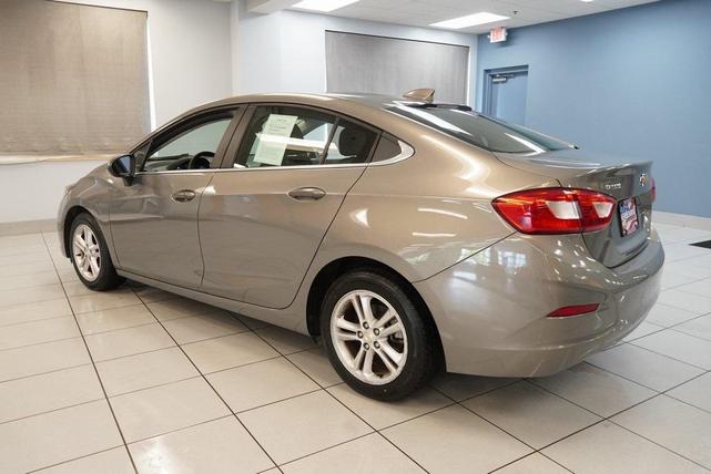 Photo of 2018 Pepperdust Metallic Chevrolet Cruze