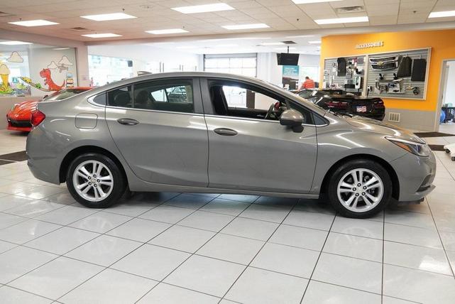 Photo of 2018 Pepperdust Metallic Chevrolet Cruze