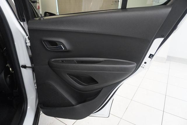 Photo of 2020 Summit White Chevrolet Trax