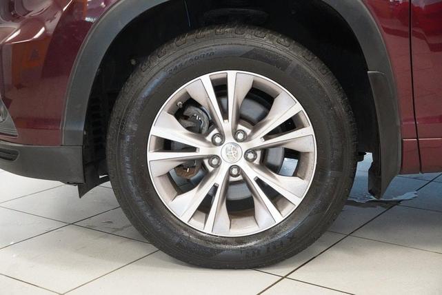Photo of 2015 Red Toyota Highlander