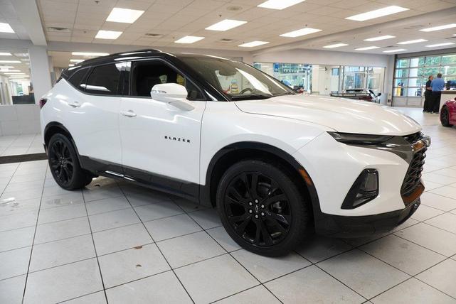 Photo of 2022 Iridescent Pearl Tricoat Chevrolet Blazer