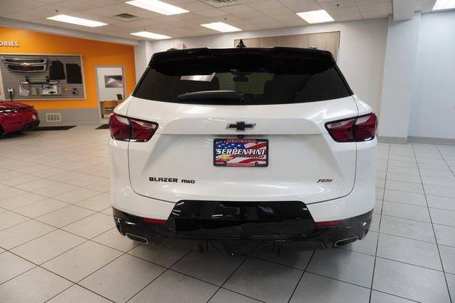 Photo of 2022 Iridescent Pearl Tricoat Chevrolet Blazer