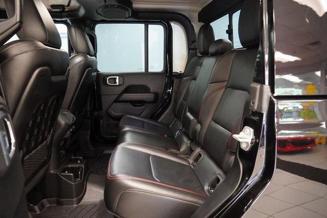 Photo of 2021 Black Clearcoat Jeep Gladiator