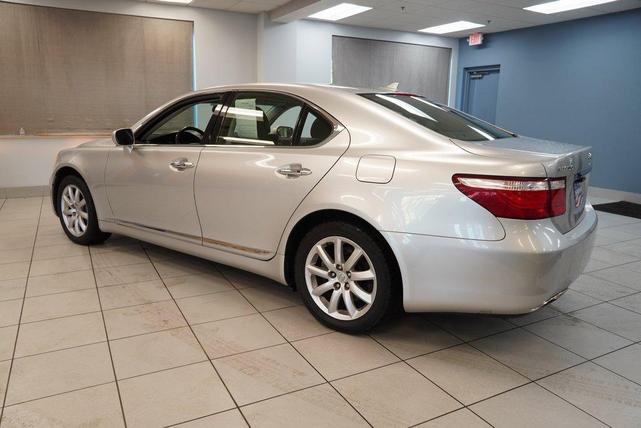 Photo of 2009 Silver Lexus LS 460