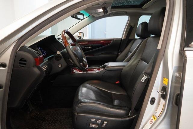 Photo of 2009 Silver Lexus LS 460
