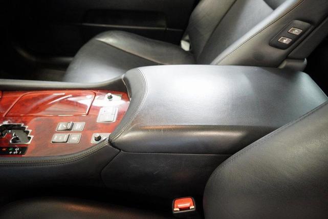Photo of 2009 Silver Lexus LS 460