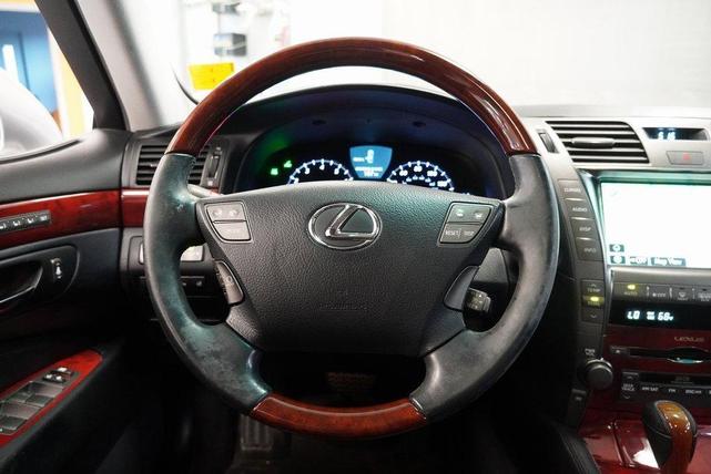 Photo of 2009 Silver Lexus LS 460