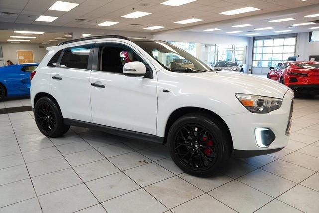 Photo of 2015 White Mitsubishi Outlander Sport