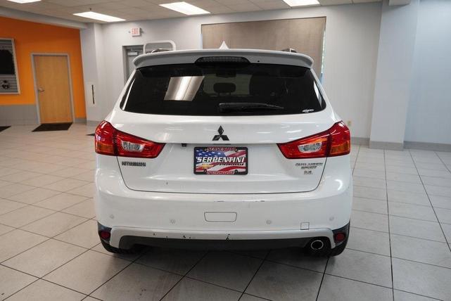 Photo of 2015 White Mitsubishi Outlander Sport