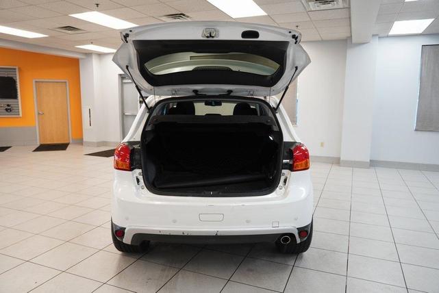 Photo of 2015 White Mitsubishi Outlander Sport