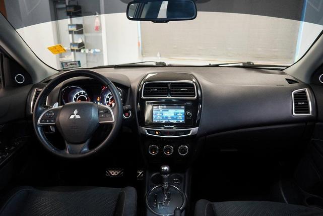 Photo of 2015 White Mitsubishi Outlander Sport