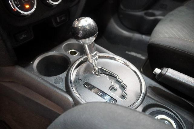 Photo of 2015 White Mitsubishi Outlander Sport