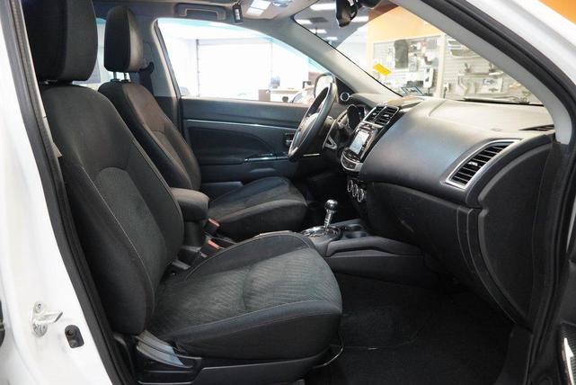 Photo of 2015 White Mitsubishi Outlander Sport