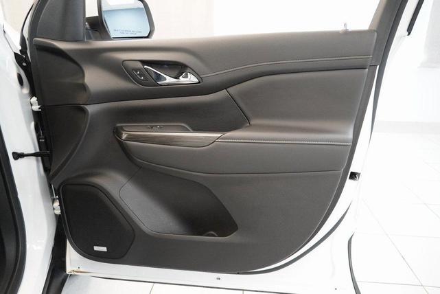 Photo of 2023 Summit White GMC Acadia