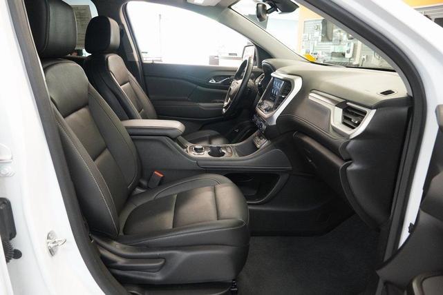 Photo of 2023 Summit White GMC Acadia