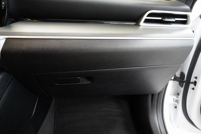 Photo of 2023 Glacial White Pearl Kia K5