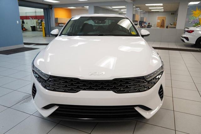 Photo of 2023 Glacial White Pearl Kia K5