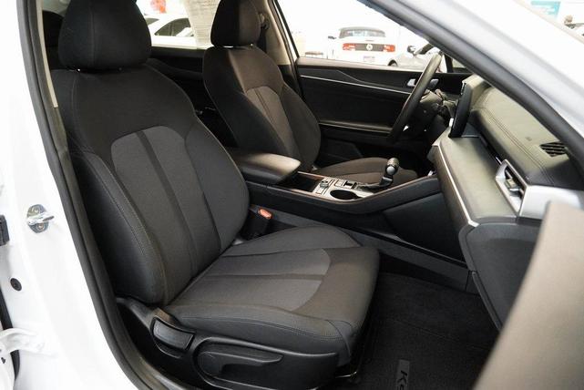 Photo of 2023 Glacial White Pearl Kia K5